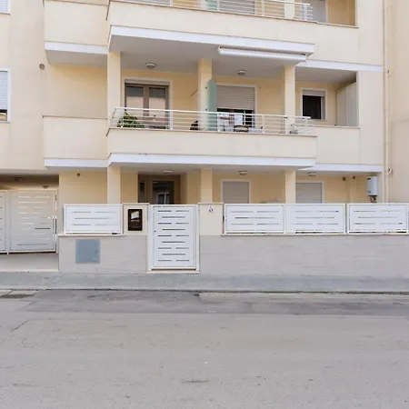 Amar Apartman *