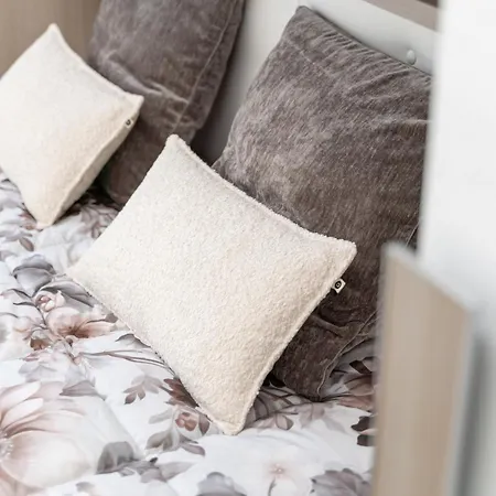 Amar Apartman *